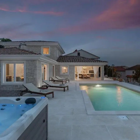 Beautiful Villa Abella