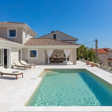 Beautiful Villa Abella *